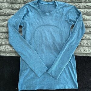 Lululemon long sleeve top size 6